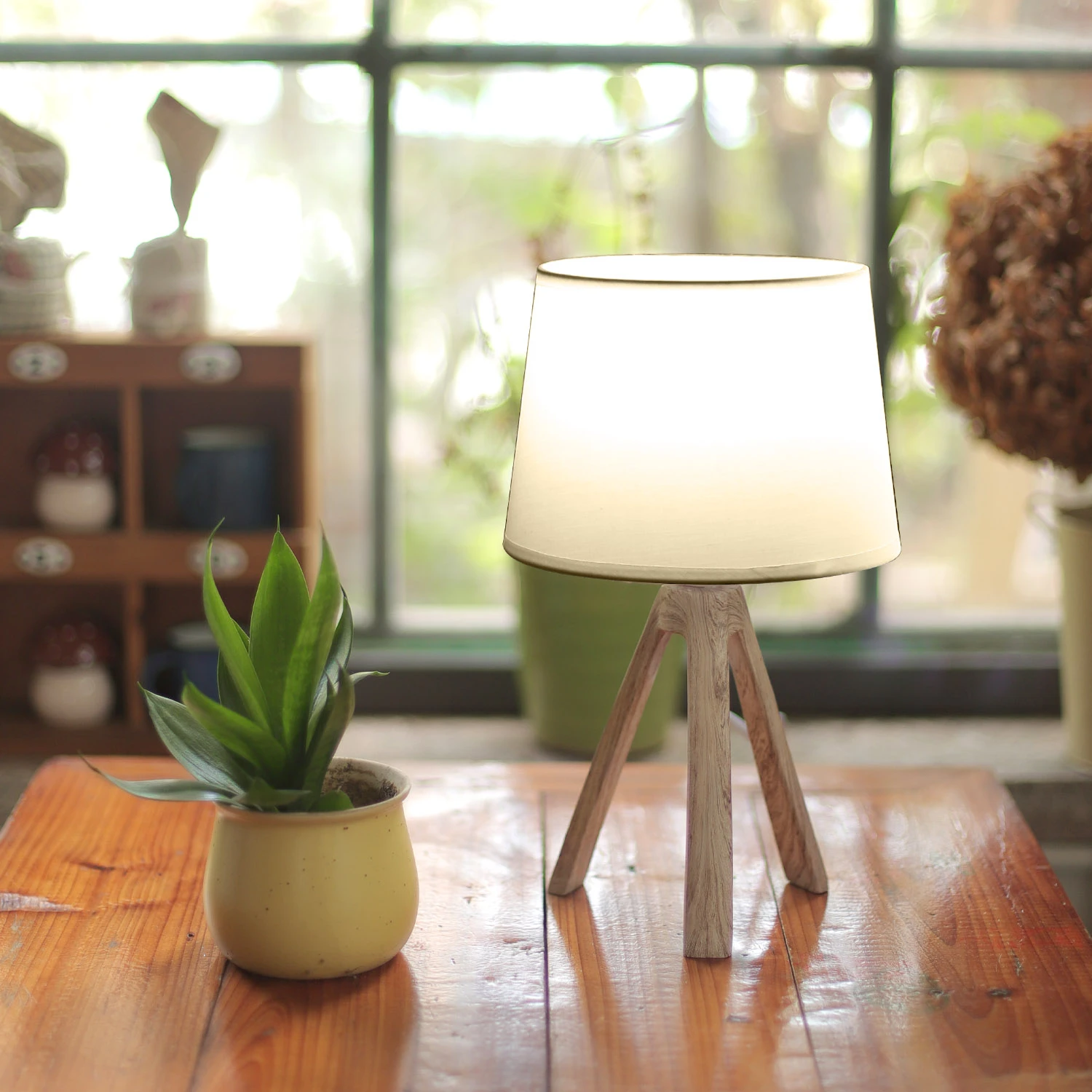 Tischleuchte Mit Fuß Aus Kunstharz Holzoptik Mit Stoffschirm Weiß Sockel E14 L180xB180xH310mm – Bild 3